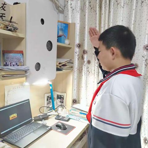 菏泽二十二中初一 43班 李峻宇 网课的一天