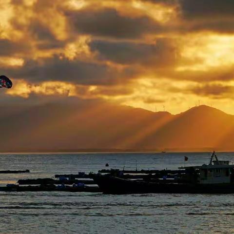又是一年盛夏来袭。疫情稍稳，我们决定来闸坡海陵岛旅游。