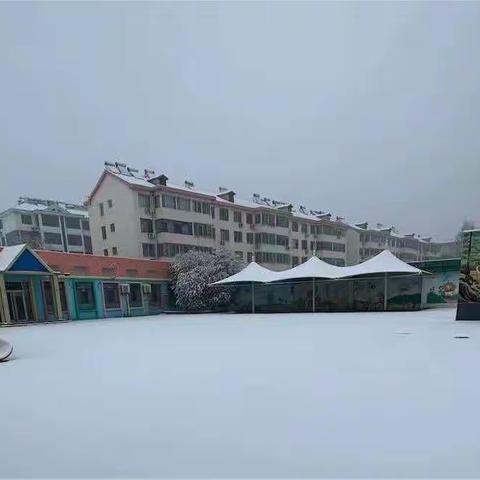 实验小学幼儿园下雪天主题活动