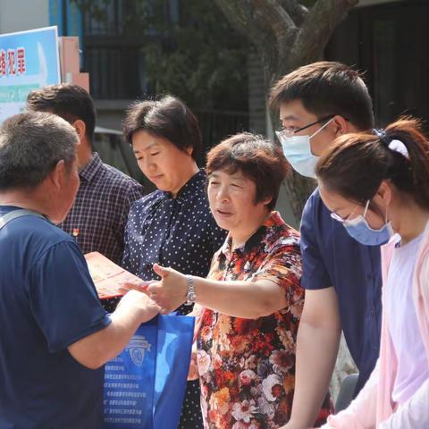 历城区山大路街道百花公园社区开展防范电信诈骗宣传活动