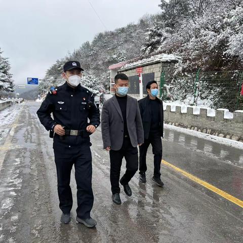 滦镇派出所联合沣峪林场开展秦岭生态保护工作