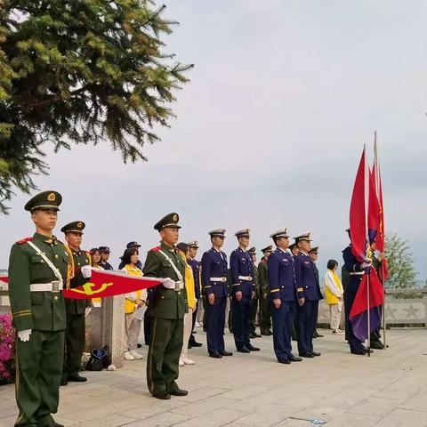 学党史、祭英烈、共筑中华魂——建宁三中联合建宁武警官兵、消防指战员革命烈士陵园祭扫活动