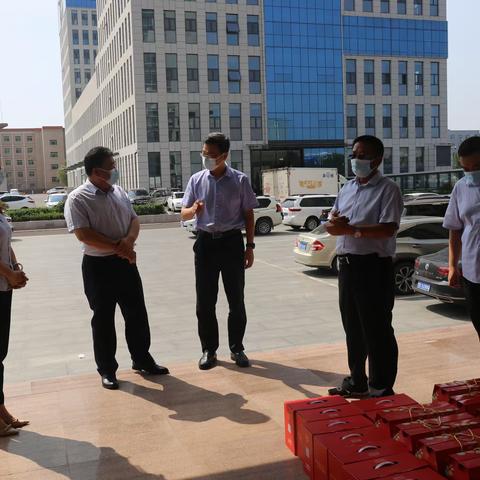 心系基层送温暖  金秋慰问抚人心                  —东营市分行行长牟鹏同志到河口区支行走访慰问