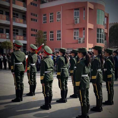 知雷锋、颂雷锋、做雷锋，青龙湖实验小学开展学雷锋活动