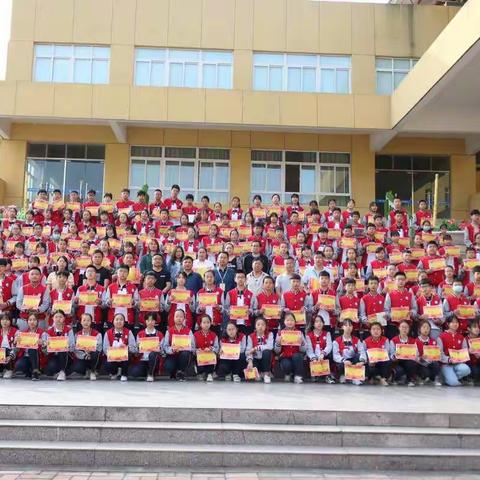 质量分析思得失  齐心协力谋发展——丹凤县思源实验学校八年级开展中考质量分析系列活动