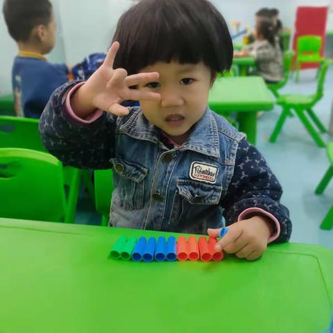 亿童贝贝幼儿园中一班柯梓萱小朋友