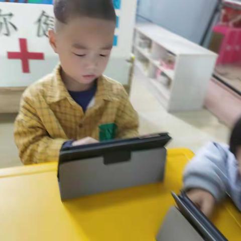 亿童贝贝幼儿园中一班肖炼小朋友: