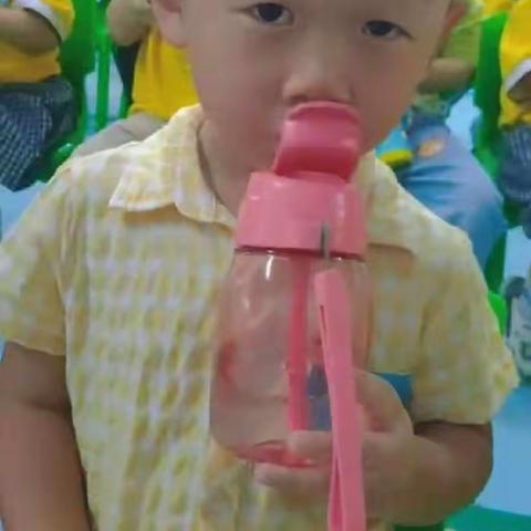 亿童贝贝幼儿园中一班王潼菻小朋友: