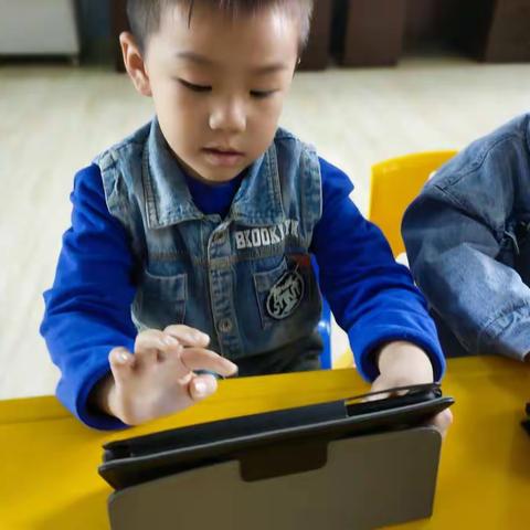 亿童贝贝幼儿园欧阳梓睿小朋友: