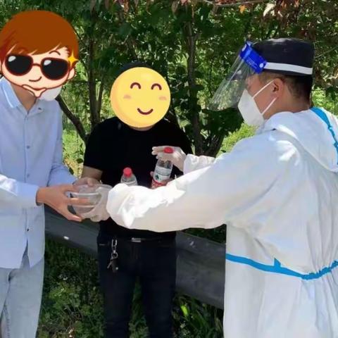 我们在“疫”线 | 暖心特巡警帮助被困司机