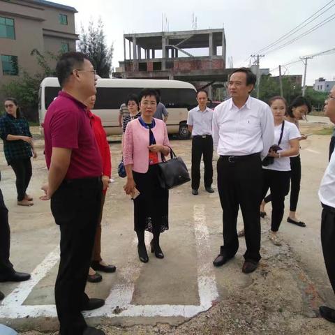 海南天皓律师事务所贾雯主任随市人大常委会副主任方中里一行视察2017年市人大常委会重点督办建议办理情况