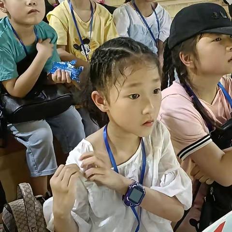 【泌阳启航托教中心】神州鸟园+抗日战争纪念亭研学旅行留念