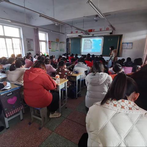 以教促研，打造高效课堂——驻马店市遂平县文城乡中心小学举行数学教学教研活动