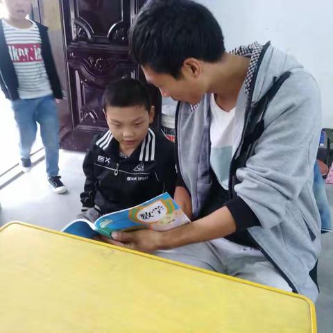 八里小学积极开展送教上门活动