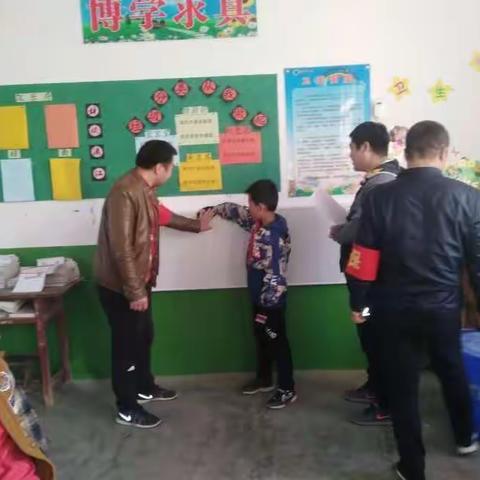 八里小学取暖、用电安全大排查