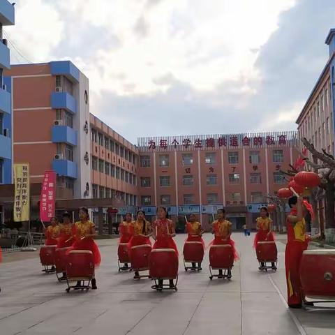 走在希望的田野上，让习作像呼吸一样自然。——山东省小学作文教学研讨会纪实