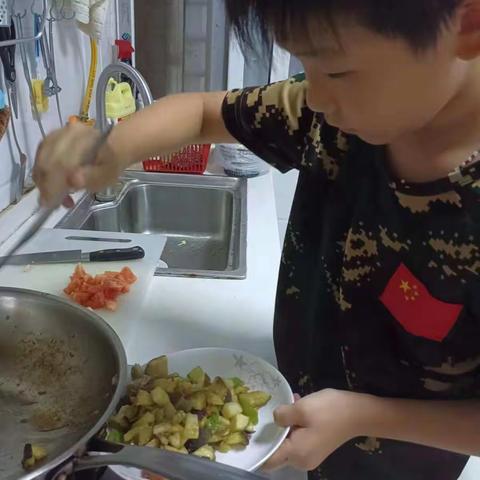 【德育】暑假生活实践   ——许昌市毓秀路小学尚东校区四一班