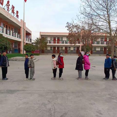 阳光下的我们——满村镇三官庙小学