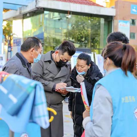 一年级四班护学执勤瞬间集锦