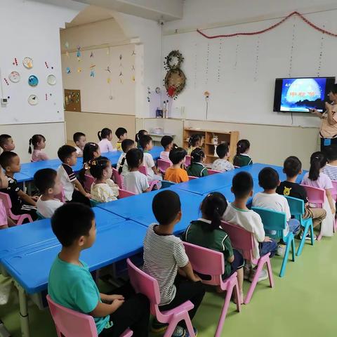 “浓浓中秋情，悠悠中秋香”天智幼儿园大一班中秋节活动