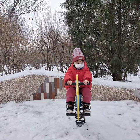 颖婕宝宝踏雪游玩影集