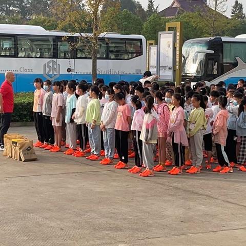 江小学子圆满完成南通市十二运开幕式表演任务