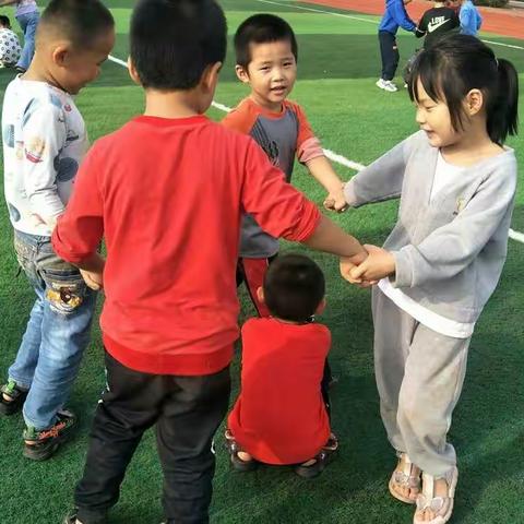 爱上幼儿园，快乐每一天——朱汉幼儿园大（一）幼儿园生活纪实