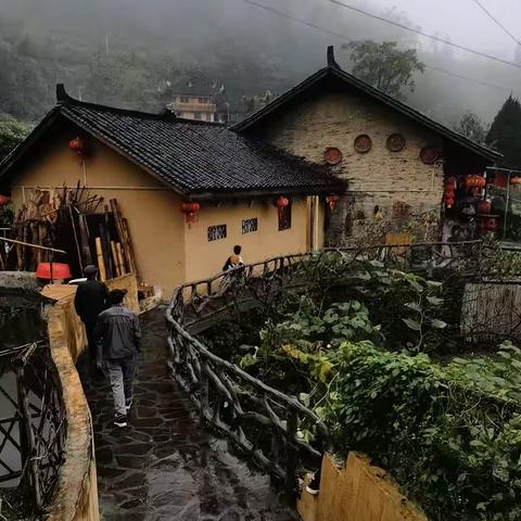 山村振兴之典范十八洞村