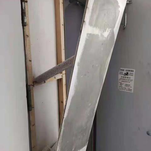 消防无小事 柳南社区联合物业更换喷淋头