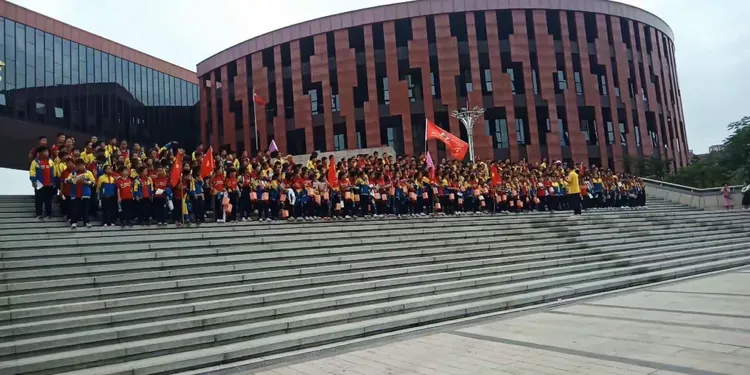 2019年山亭中心小学五,六年级研学活动之旅