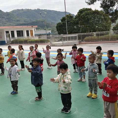 快乐伴我成长——小班一周精彩回顾
