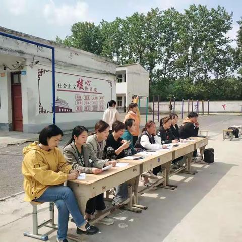 体操比赛健体魄，英姿飒爽展身姿