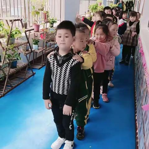 永昌中心幼儿园大一班十一月份宝贝成长册