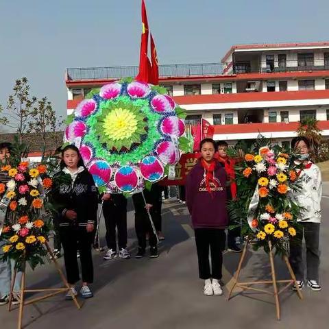 “缅怀革命先烈，弘扬民族精神！”2021年3月30日上午龙山镇实验学校清明节祭扫烈士墓活动