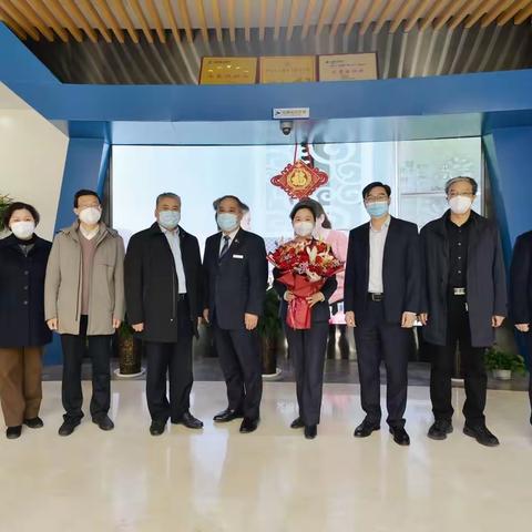 黄兴宏总审计师到开封分行慰问调研
