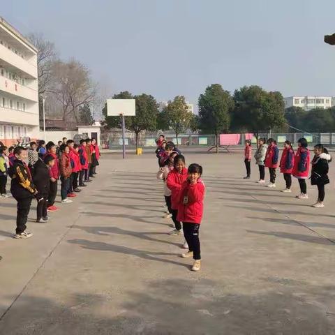 彭新中心校小学体育与健康教学研讨活动