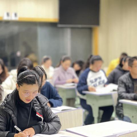 聚焦“双减”   打造有效课堂——记云和县实验小学综合组教研活动