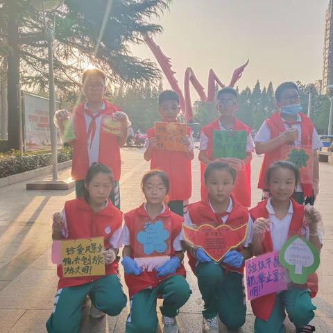 与国同庆，文明旅游，志愿服务行动中——濮阳市实验小学五（5）班