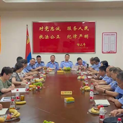 退役不褪色 忠诚话初心——武汉中院法警支队举办庆祝八一建军节军转干警座谈会