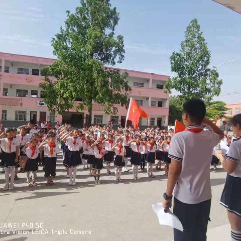 童心向党 🎀领巾飘扬！秣陵镇东街小学举行新队员入队仪式