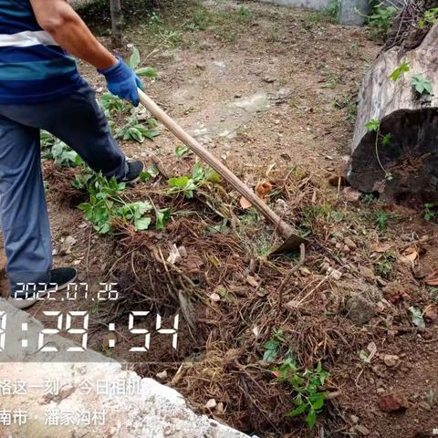 〈大王庄镇潘家沟村〉持续开展环卫整治   提升村庄宜居环境