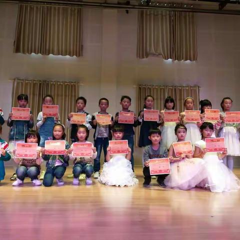 四年级"我是小歌手"歌唱比赛