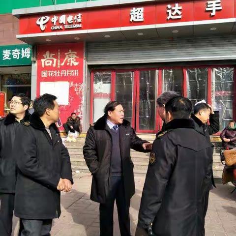 洛宁县食药监局王景阳局长带队检查春节前食品安全工作