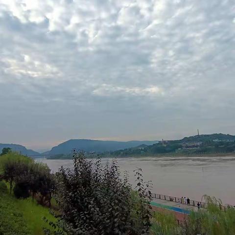 嘉陵浊浪