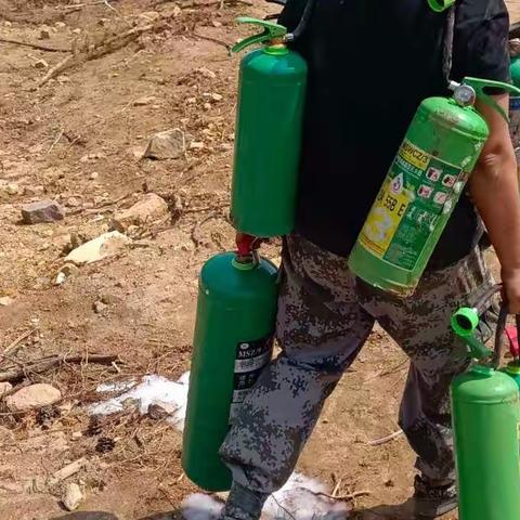 平凡英雄续写每一个不平凡