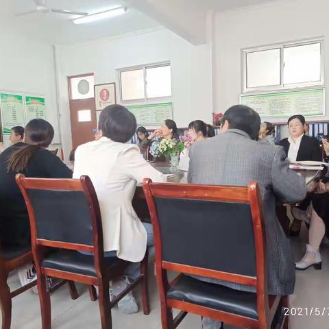最是书香能致远——胜利希望小学召开班级书香一体化建设项目研讨会