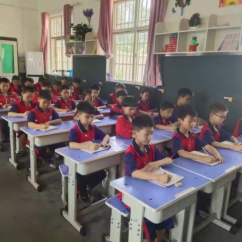 兴业学校二一班书法展示活动