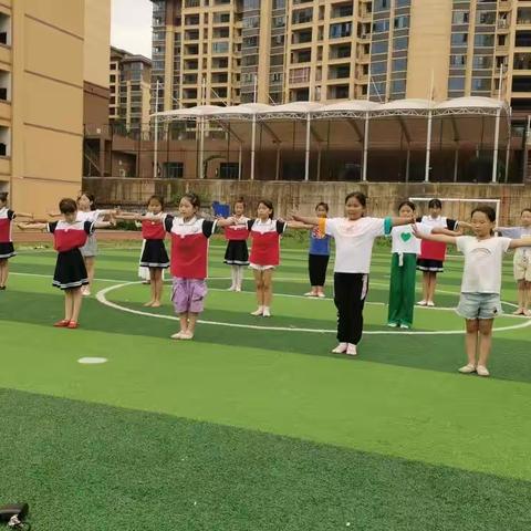 三年级*舞蹈特色课美篇