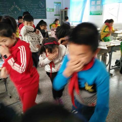 梁任旺小学11.9消防安全演练活动圆满成功