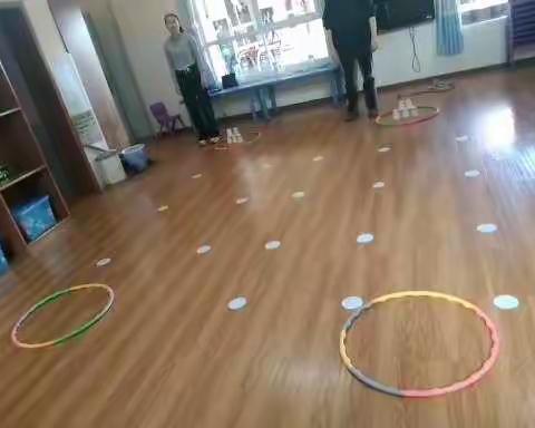 户外活动《叠杯子》